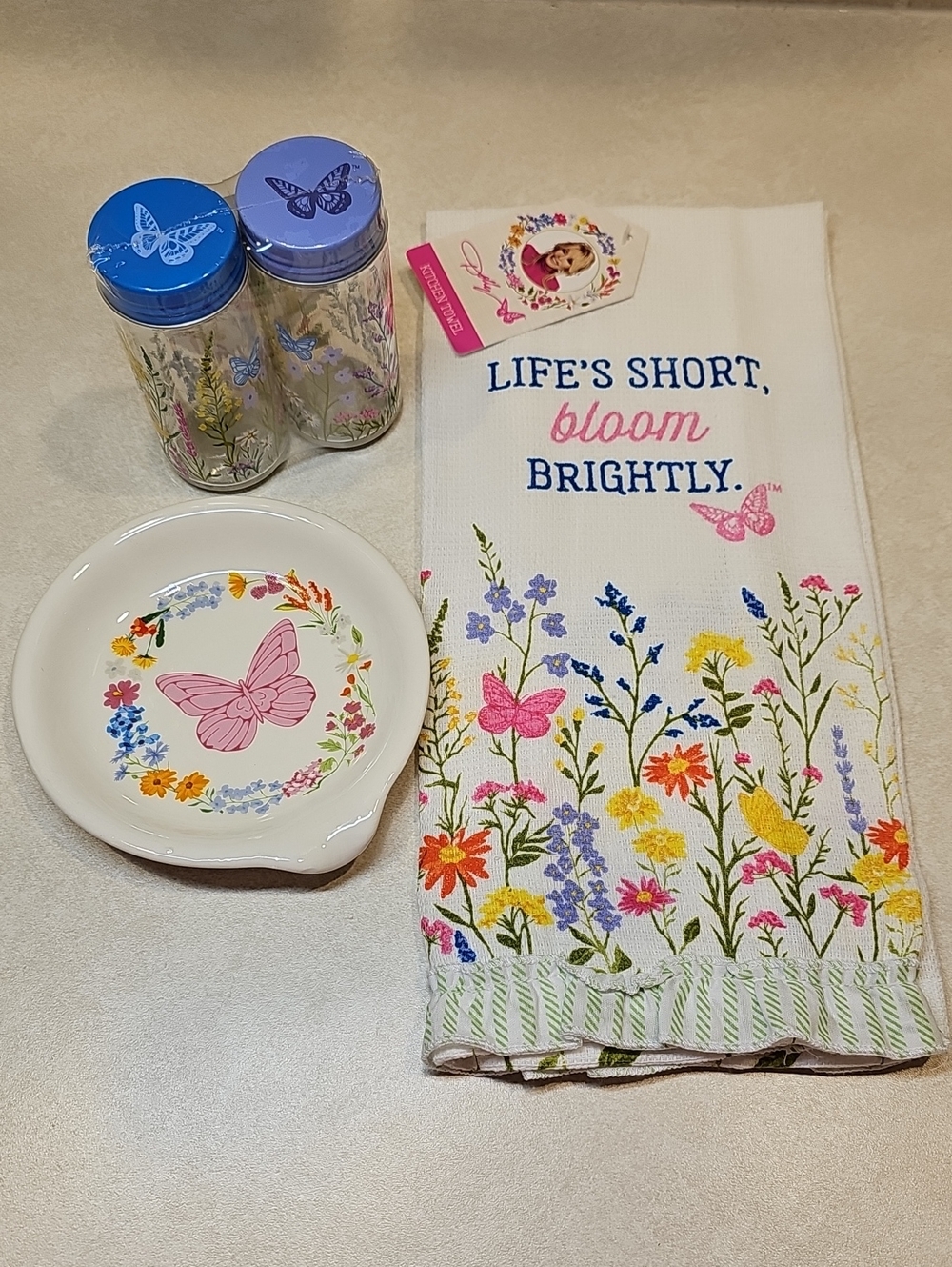 Dolly Parton Wildflower Kitchen Towel Spoonrest & Glass Spice Shaker Set